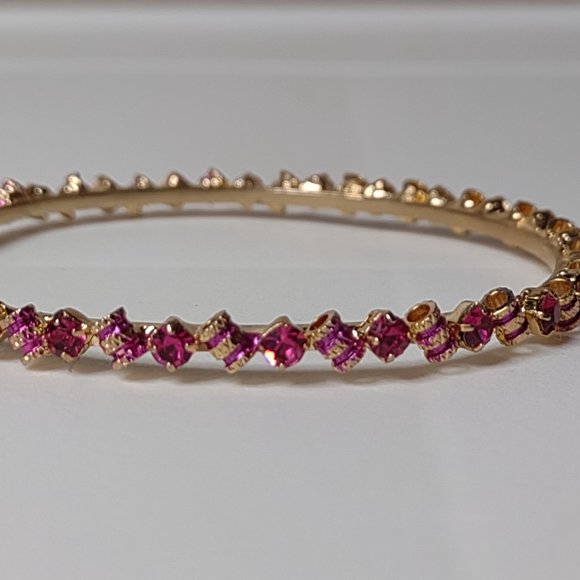 Very Pretty Pink And Gold Tone Bangle - Picture 6 of 12